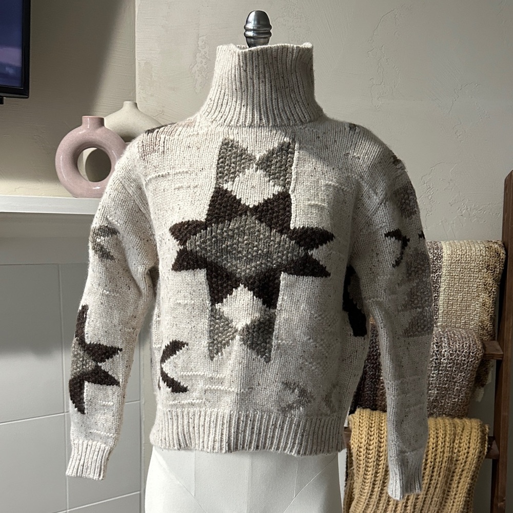 Women’s Beige and Brown Patterned Sweater